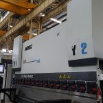 Cilindru hidraulic de presare pe 6 axe cu 6 axe 200 Ton 3100 mm pentru spate cnc XR Z1 Z2 axă