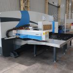 MAX-SF-30T a folosit presa de crenelat CNC